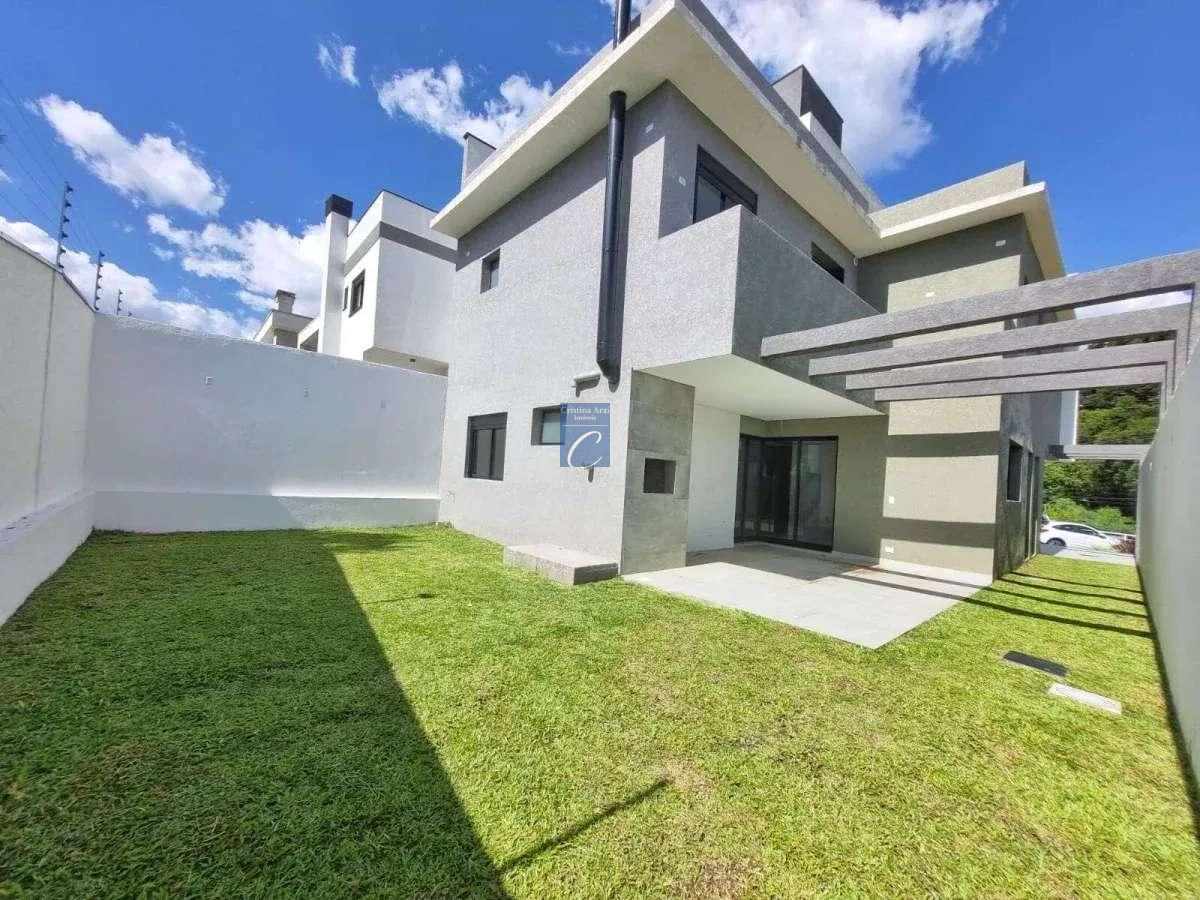 Casa em Condomínio, 249 m², 4 suítes (sendo 1 suíte no térreo), Santa Felicidade