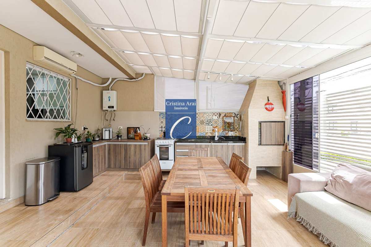 Sobrado de esquina semimobiliado, 4 quartos, 198 m²- Santa Felicidade