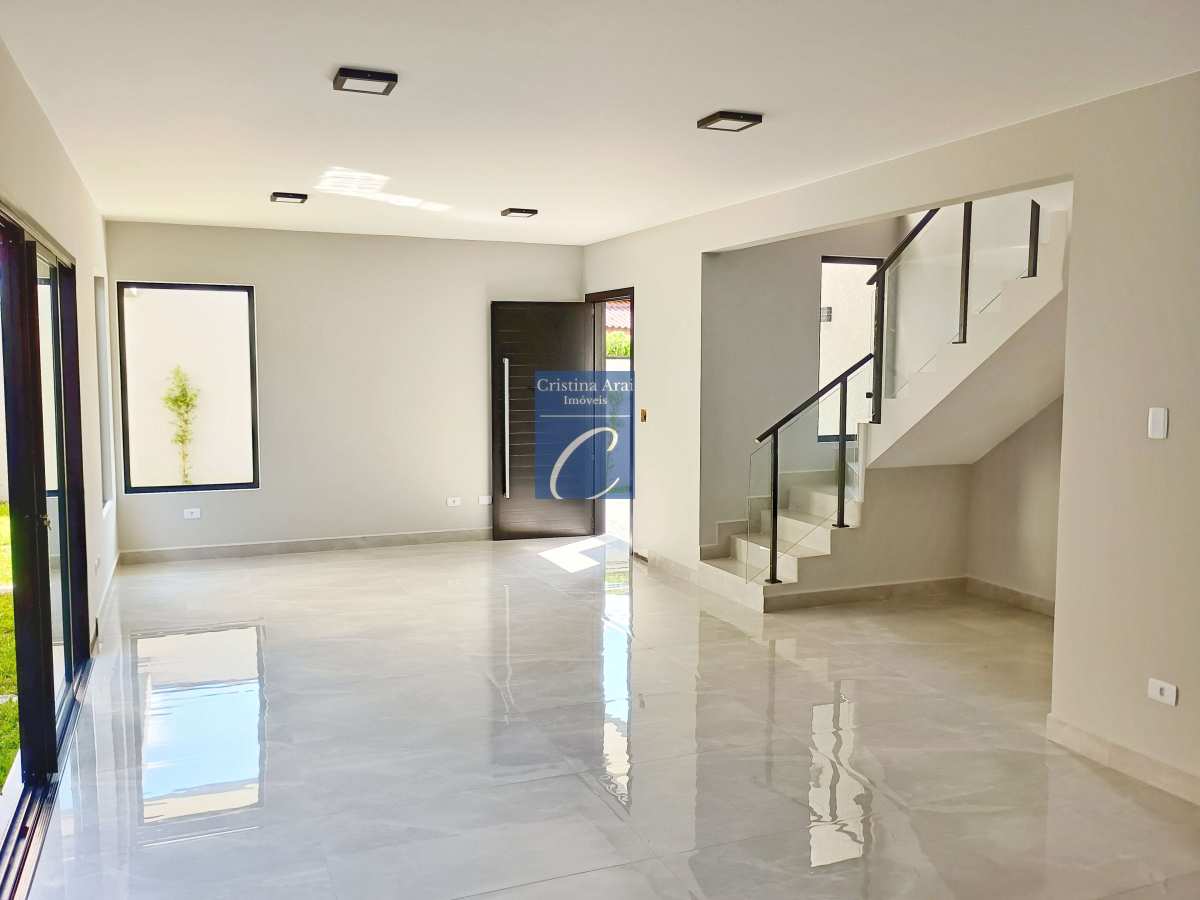 Sobrado em condomínio à venda em Santa Felicidade; 117m²; 3 quartos (sendo1 suíte), 2 vagas e churrasqueira.