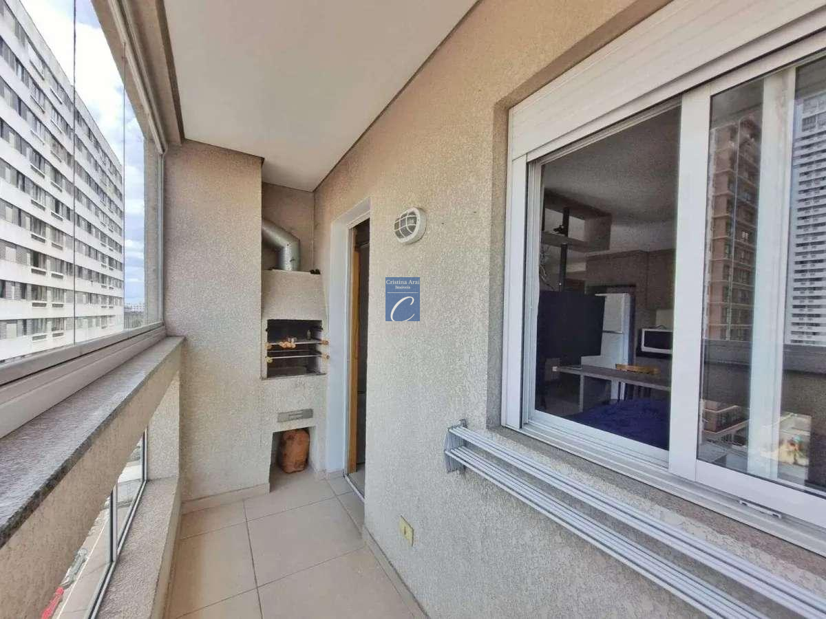 Studio à venda em Curitiba, Centro, ampla sacada com churrasqueira, 34,52m²