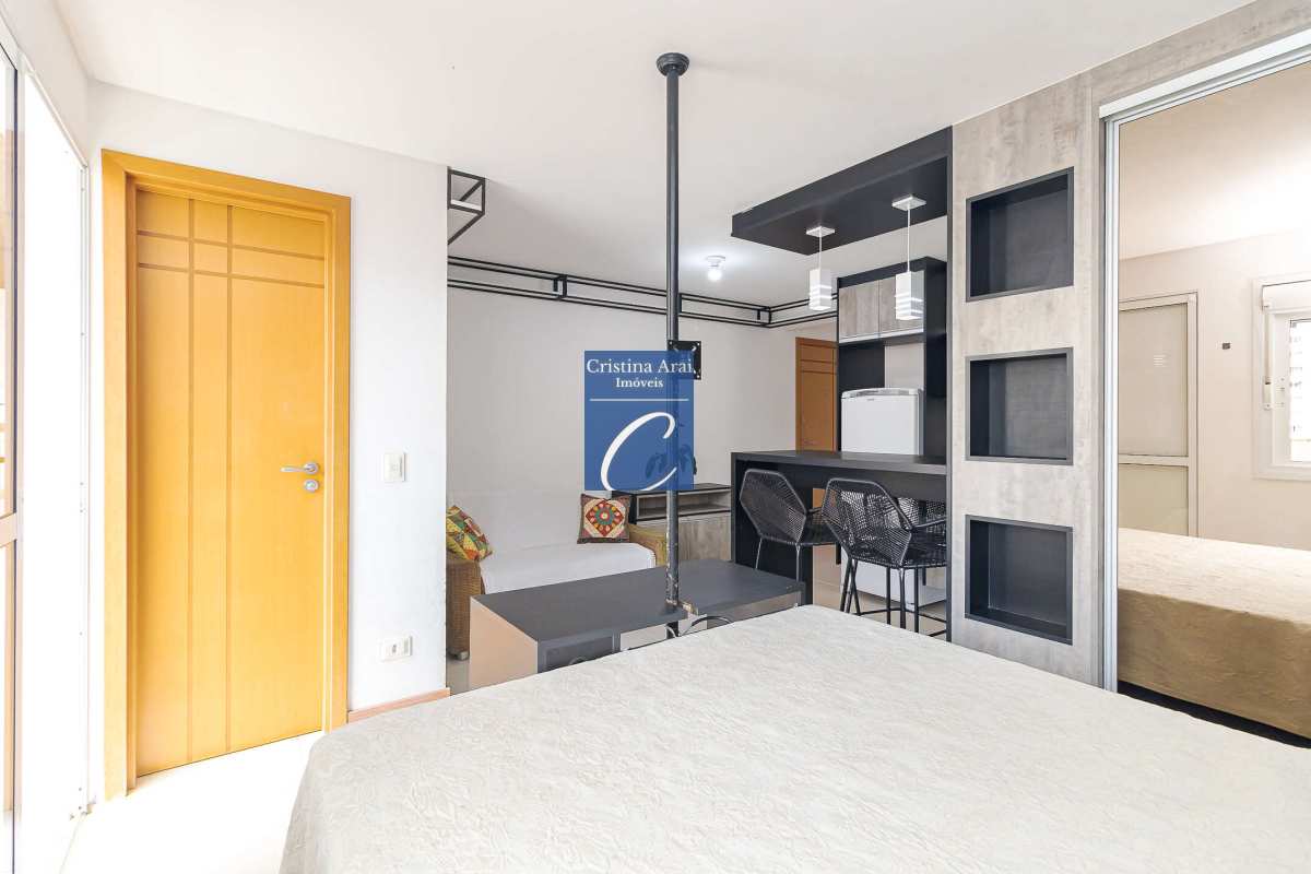 Studio à venda em Curitiba, Centro, com 1 quarto, ampla sacada com churrasqueira, 34,52m²